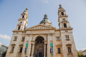 Fototapeta na wymiar St Stephens Basilica in Budapest