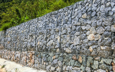 Stone retianing walls for blocking the collapsing