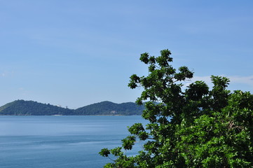 Fototapeta na wymiar Beautiful sea view on the island Samed Thailand