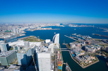 横浜　2019年秋　風景　みなとみらい　ワイド　東京方面まで望む