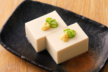 冷奴　絹豆腐　Japanese cold tofu with toppings