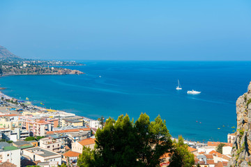 Obraz premium Early morning view of Cefalu town from the Rocca di Cefalu. Sicily, Italy