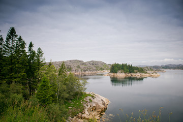 Fototapeta premium Mountain Lake. Hiking in the mountains. Northern nature