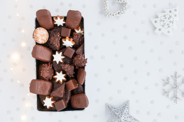 Aachener Printen and German Gingerbread Assortment in Tin