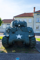 Denkmal eines amerikanischen Panzers in den Ardennen in Frankreich