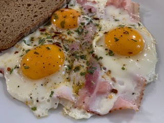 Schinken mit Ei