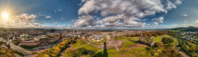 Beautiful view of the city of Edinburgh a 360ª - Scotland - United Kingdom - obrazy, fototapety, plakaty
