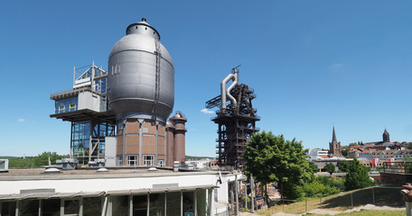 Wasserturm und Hochofen - H&uuml;ttenpark im saarl&auml;ndischen Neunkirchen