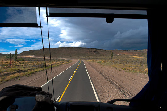 Unterwegs mit einem &Uuml;berlandbus in den endlosen Weiten Patagoniens