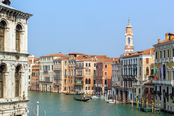 Fototapeta na wymiar View of Grand Canal Venice from Ponte di Rialto