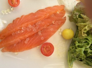 salmon with lemon and dill