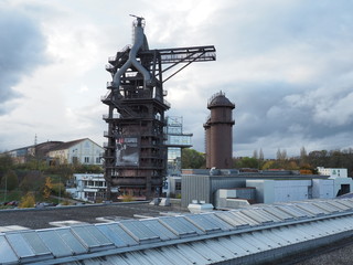Gebläsehalle mit Hochofen und Wasserturm - Hüttenpark im saarländischen Neunkirchen