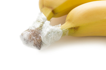 Best tips to keep bananas from turning brown and ripening wrapping with transparent polyethylene...