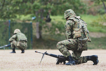 Fototapeta premium 武装した自衛官