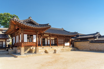 Fototapeta premium Scenic view of courtyard of the Nakseonjae Complex, Seoul