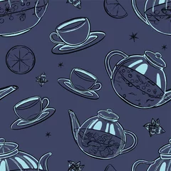 Tapeten Tee Handgezeichnete Vektorillustration im Skizzenstil. Wasserkocher und Tassen mit verschiedenen Teesorten. Nahtloses Muster lokalisiert auf Blau. Tapete zur Teezeit. Hintergrund von heißen Getränken. Elemente für viele Design.