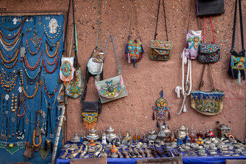 Souvenir shops in the narrow streets of Aİt ben Haddou Kasbah, Ouarzazate, Morocco.