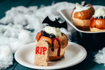 Trick Or Treat Halloween Apples With Ice Cream