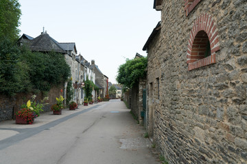 Fototapeta na wymiar street in historic and picturesque village of Rochefort-en-Terre