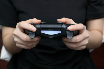 Bermain Tangan Kontroler Sony Dualshock 4 untuk PlayStation 4