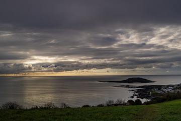 Obraz premium Sunny winter sunrise in Whitsand bay Looe Cornwall
