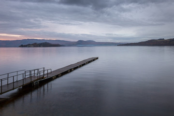 Fototapeta na wymiar Vista de Lago Lomon, Escocia, Reino Unido