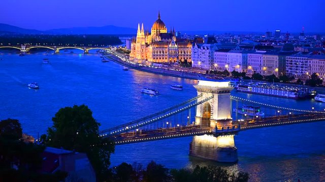 Budapest city skyline with Hungarian Parliament and Chain Bridge at Danube River, Budapest, Hungary 