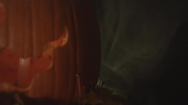 Halloween Jack-O-Lantern Spooky Pumpkin Carving