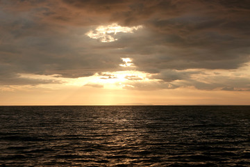 Naklejka na ściany i meble sunset in the ocean costa rica 