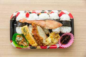 コンビニ弁当
