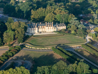 vue aérienne du château de Thoiry dans les Yvelines en France
