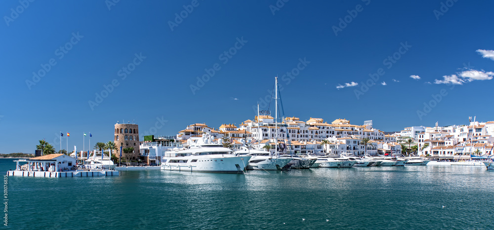 Wall mural Hafen  von Marbella an Costa del Sol 