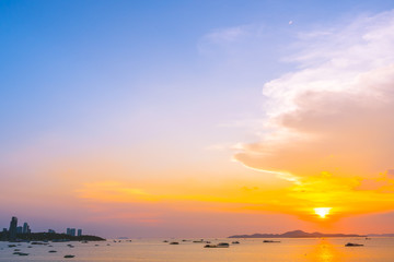 Fototapeta premium Beautiful landscape of sea ocean around Pattaya city in Thailand at sunset time