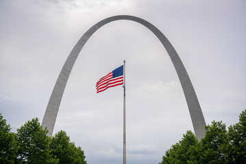American Flag and Gateway Arch National Park - obrazy, fototapety, plakaty