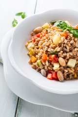 Insalata di farro e verdure, Cucina vegetariana