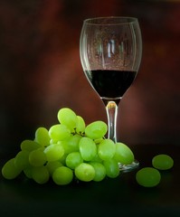 red wine and grapes