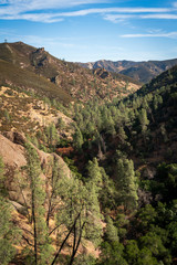 Fototapeta na wymiar View into the Valley at Pinnacles National Park