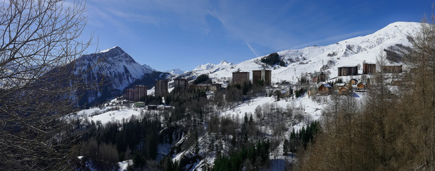 Fototapeta na wymiar Station Le Corbier - Maurienne - Mars 2019