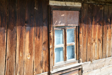 Obraz na płótnie Canvas door in old wooden house