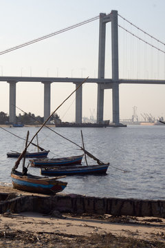 Maputo bridge dhow