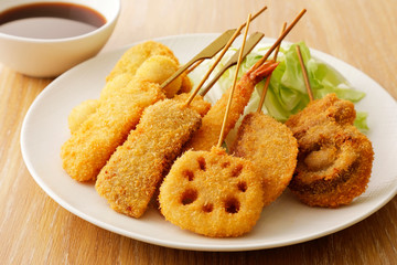 串カツ　Kushikatsu (Japanese deep-fried skewers)