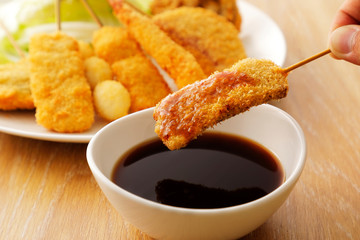 串カツ　Kushikatsu (Japanese deep-fried skewers)