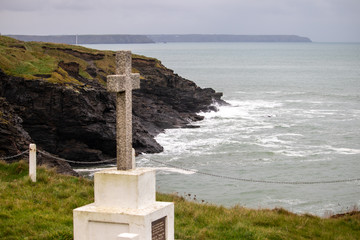 Memorial to those drowned near Porthleven but buried on cliffs
