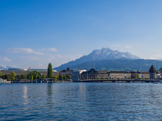 Fototapeta premium Berg Pilatus mit Blick auf Luzern in der Schweiz