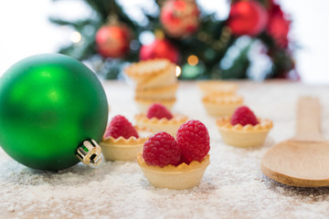 christmas tartlet candy with raspberries