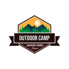 Naklejka na ściany i meble Vintage outdoor camp badges and logo emblems vector design
