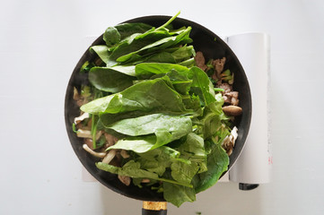 ほうれん草の肉野菜炒め