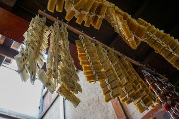 名産さつまいもで作った郷土保存食いももちとおかき