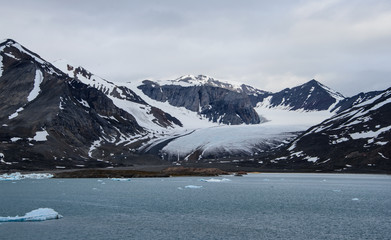 Fototapeta na wymiar Arctic glacier
