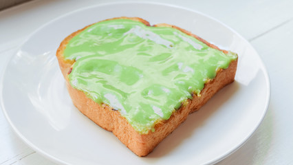 Pandanus green custard toast